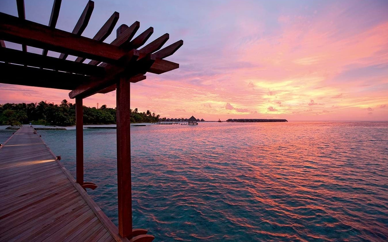 Constance-Moofushi-01