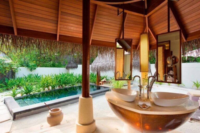 Family-Beach-Villa-1024x683