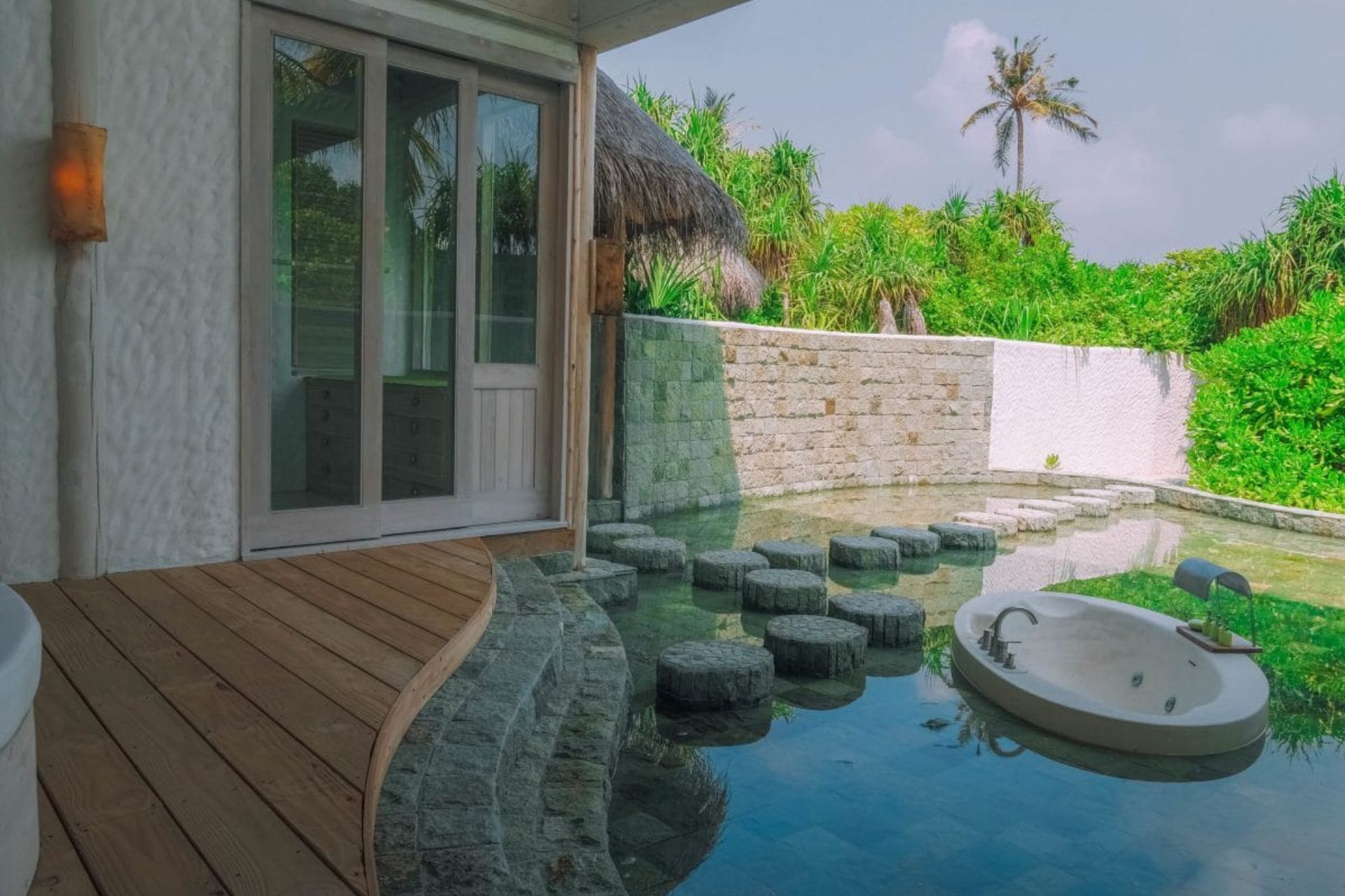 xr:d:DAFNRa9stE0:33,j:36418363272,t:22092709