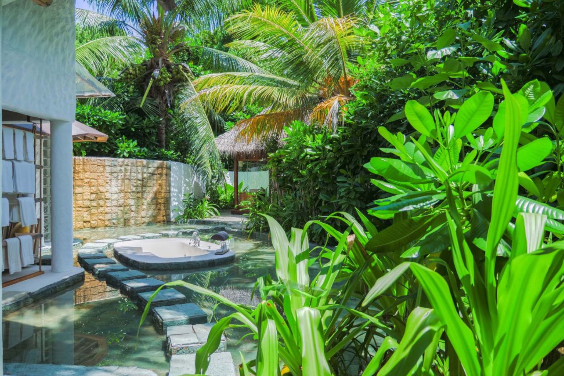 xr:d:DAFHlPZk0Wg:127,j:34892777845,t:22090908